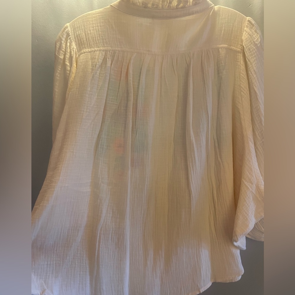 NWOT Easel Embroidered Floral Off White Blouse in Small - Picture 6 of 12
